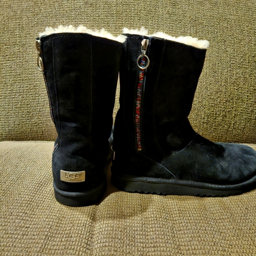 Womens UGG Peyton Black Boots w/Rainbow Zipper Size 5
